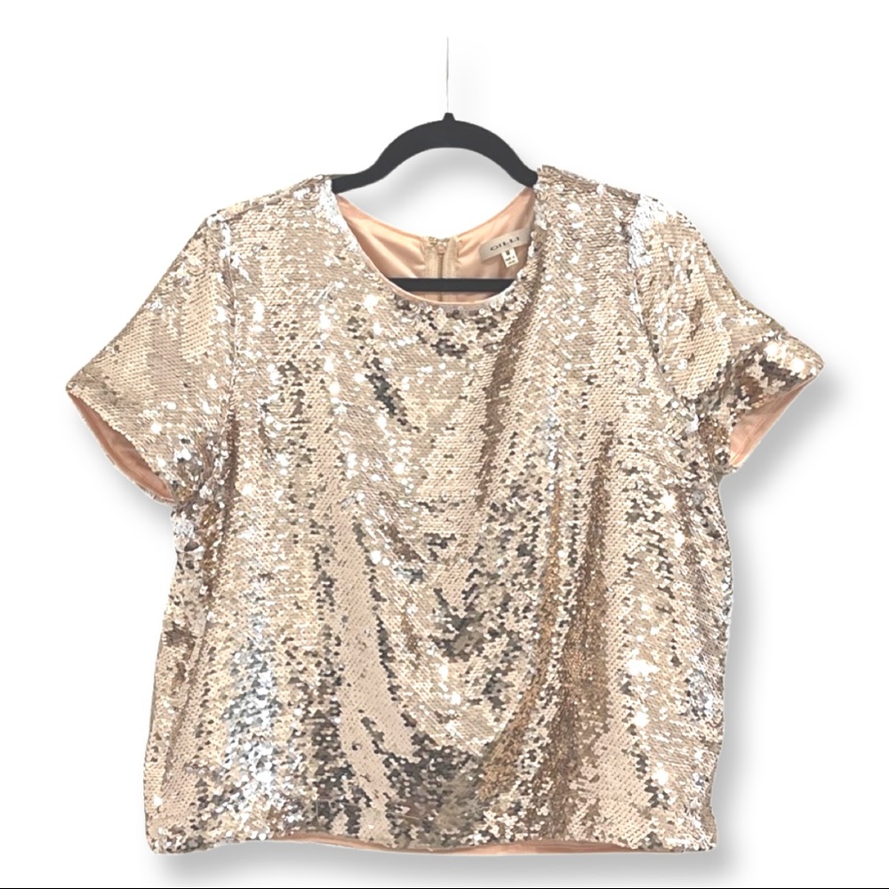 G.I.L.L.I rose gold sequin top size women’s Mz back zipper and brush sequins.